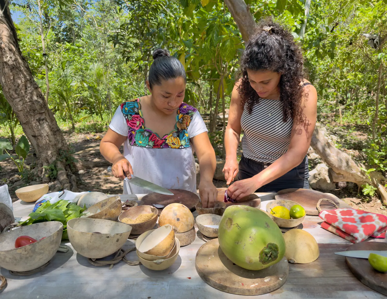 Preparing food together during a Maya cooking class