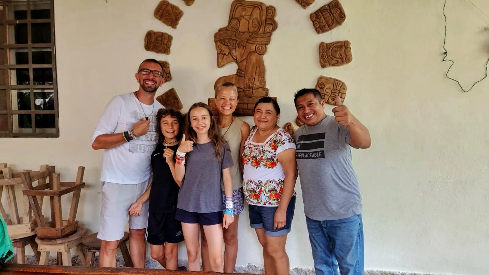 Hosts and visitors at LOL-CHE’